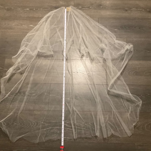 Twigs & Honey for J.Crew Single Layer Fingertip Veil in Ivory #C4061. - Picture 6 of 13